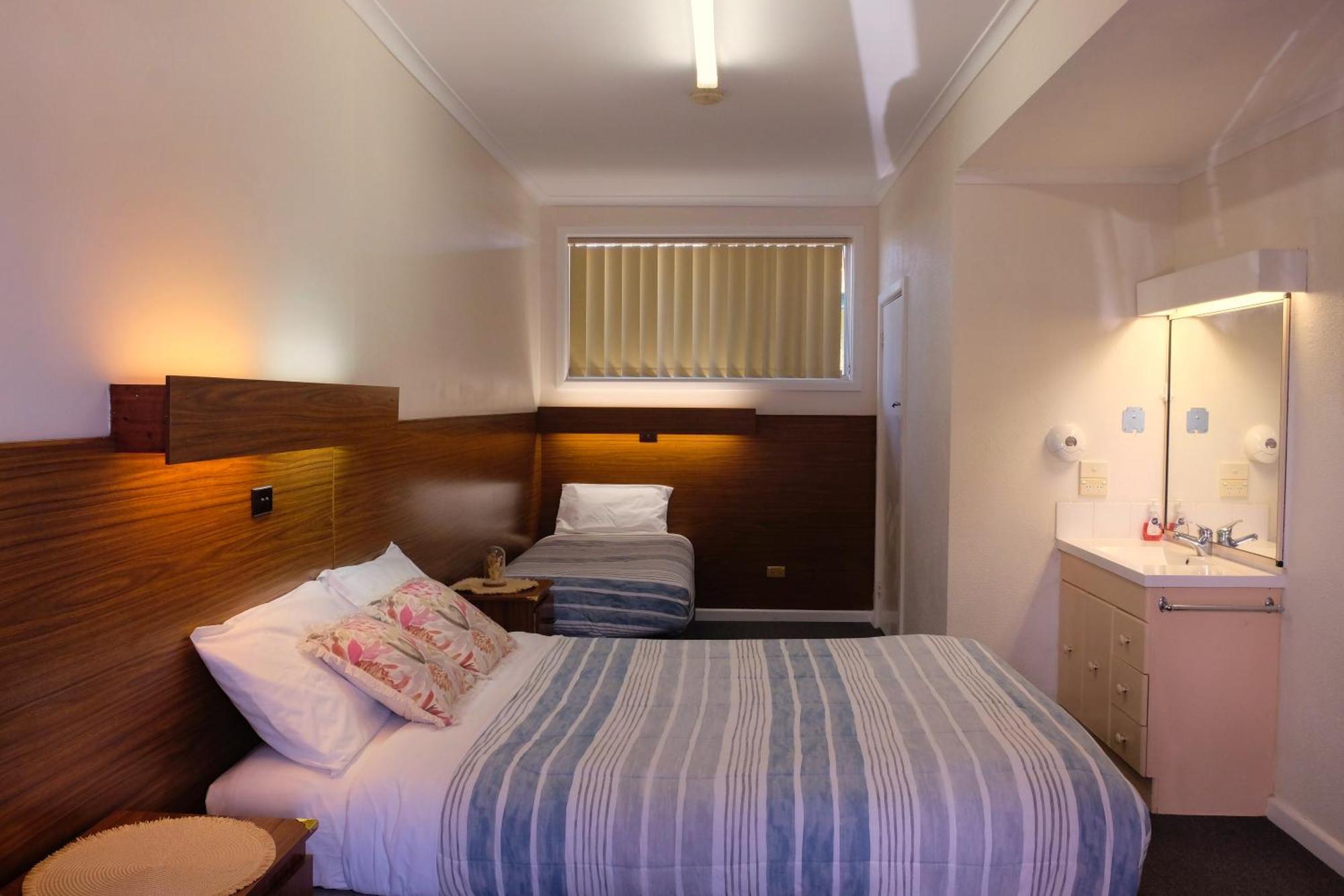 Bamboo Motor Inn Lakes Entrance Exterior foto