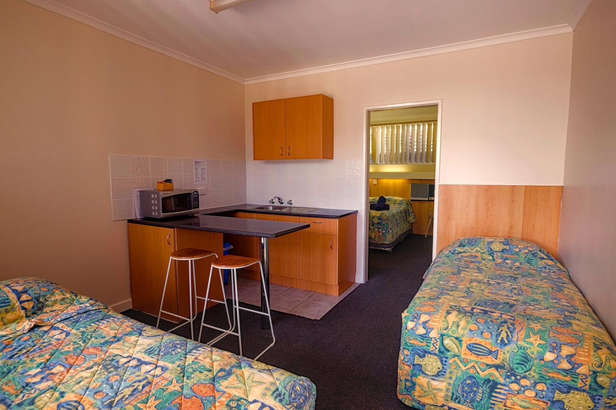 Bamboo Motor Inn Lakes Entrance Exterior foto