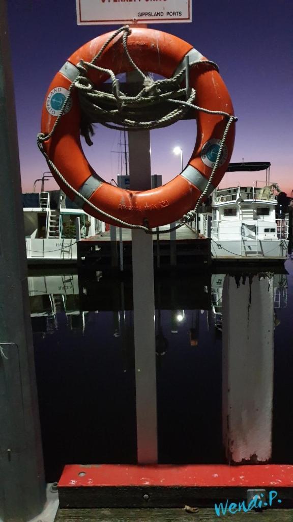 Bamboo Motor Inn Lakes Entrance Exterior foto
