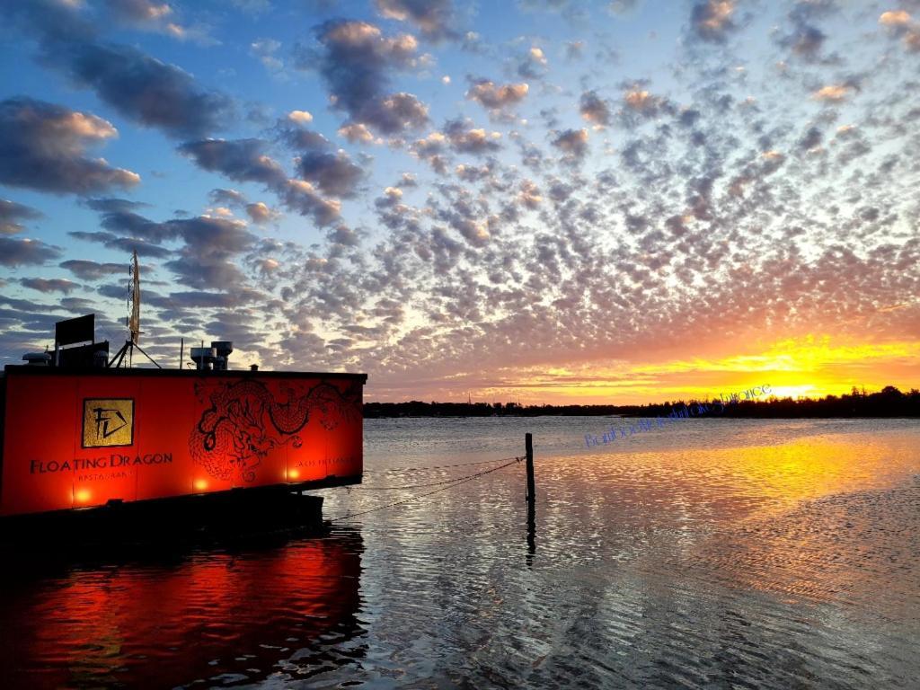 Bamboo Motor Inn Lakes Entrance Exterior foto