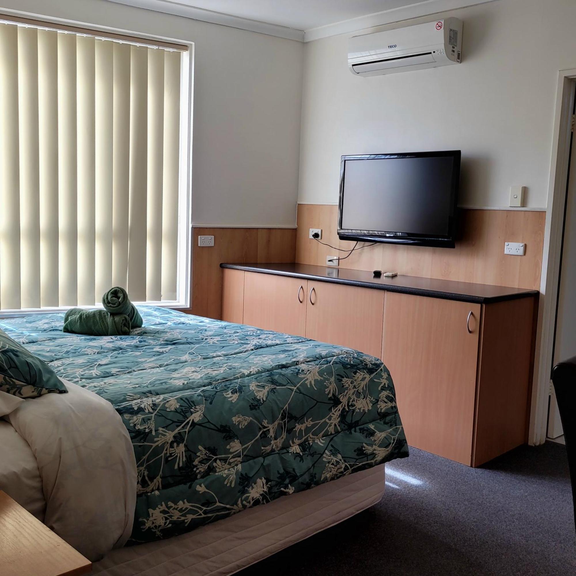 Bamboo Motor Inn Lakes Entrance Exterior foto