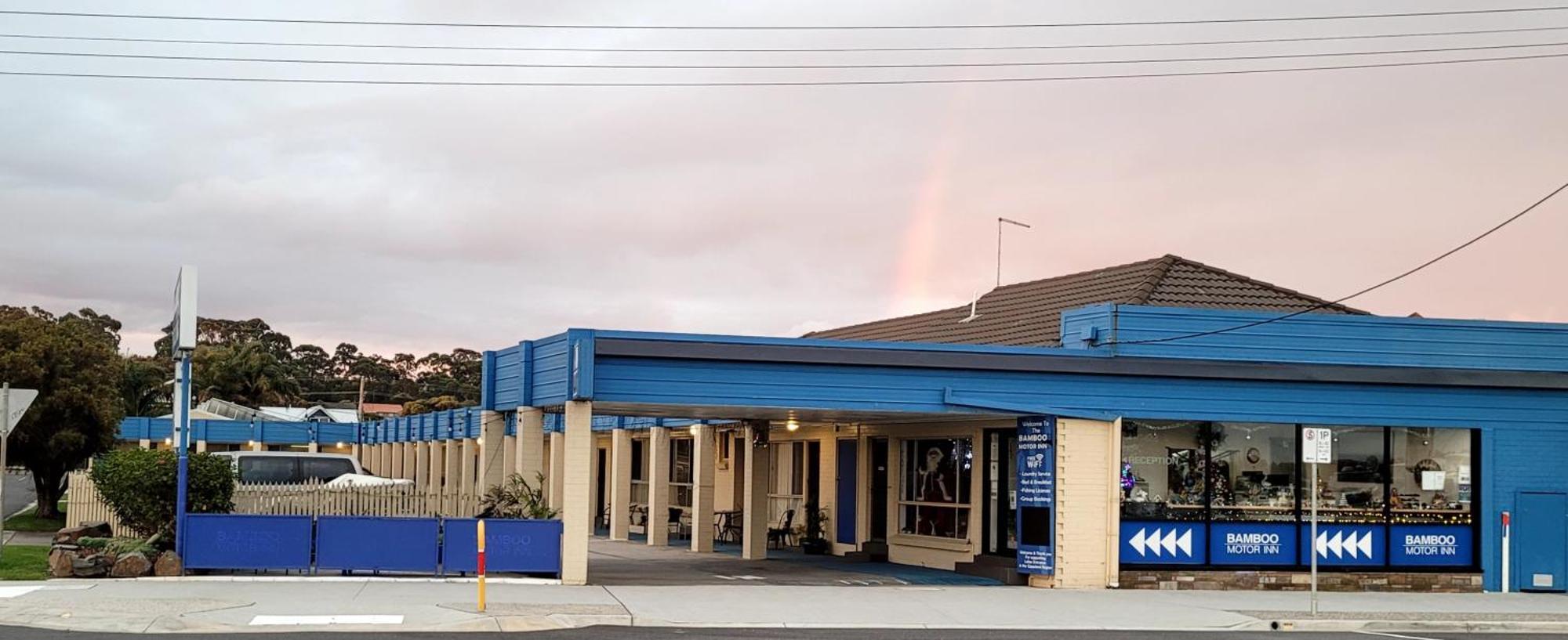 Bamboo Motor Inn Lakes Entrance Exterior foto