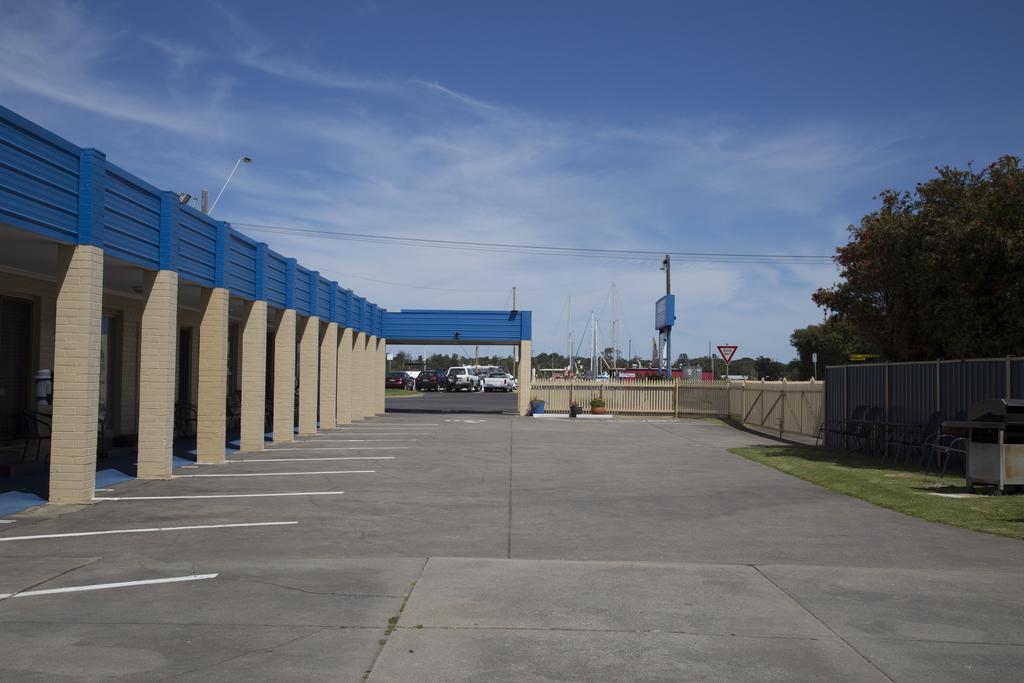 Bamboo Motor Inn Lakes Entrance Exterior foto